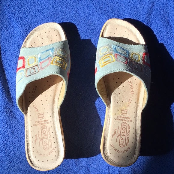 Colorful Italian shoe. Size 8 - Picture 2 of 5